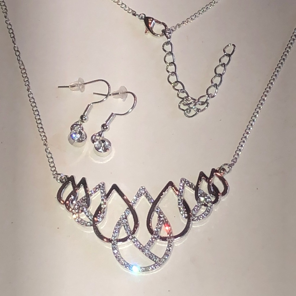 Elegant Silver Tone Crystal Necklace and Earring Set
